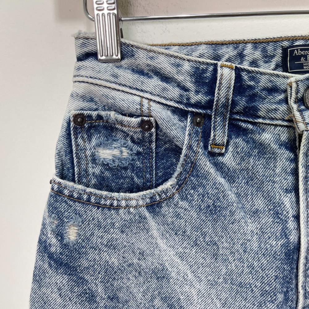 NWOT Abercrombie & Fitch Curve Love High Rise Mom Jeans sz 24 - Picture 6 of 15